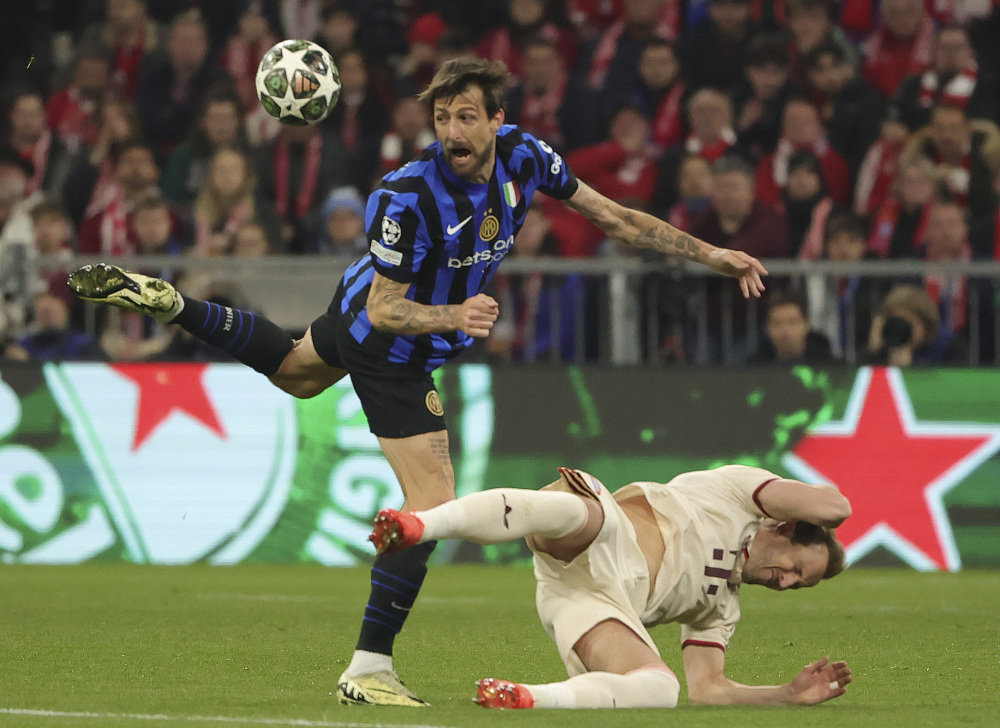 因在电视直播中庆祝国米绝杀，两名意天空实习生被解雇（直播为国米绝杀欢呼，意天空两名实习生遭解聘）