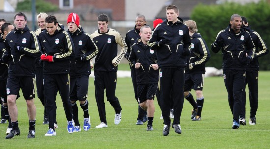 每体：库库离开巴萨因为不被信任，巴尔韦德当时看好米兰达（每体：因得不到信任库库选择告别巴萨，巴尔韦德昔日更青睐米兰达）