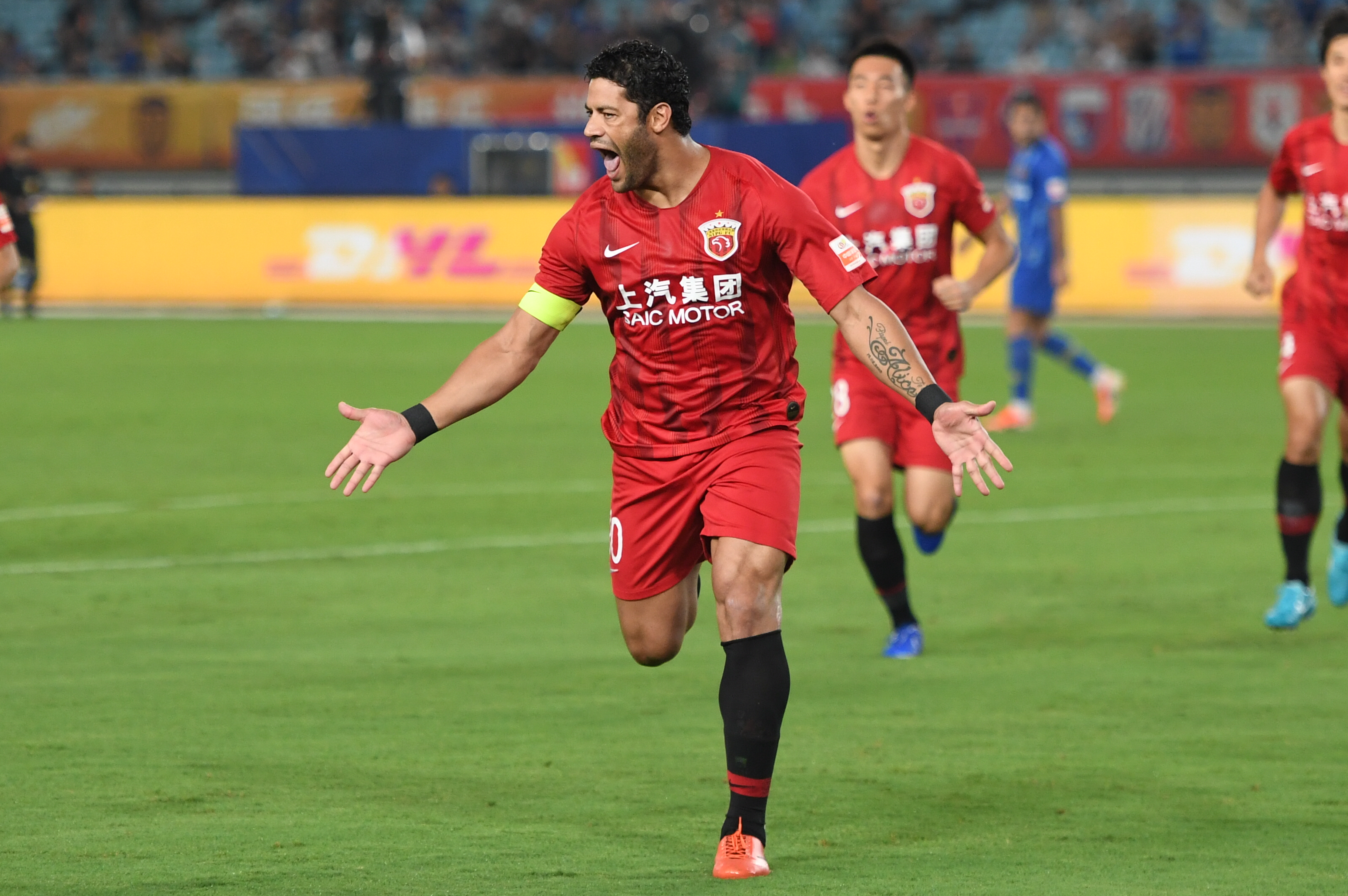 甘兹谈从国米转会米兰：虽然朋友也辱骂我，但是我从未后悔（甘兹谈从国米转投米兰：即便被朋友辱骂，也从不后悔）