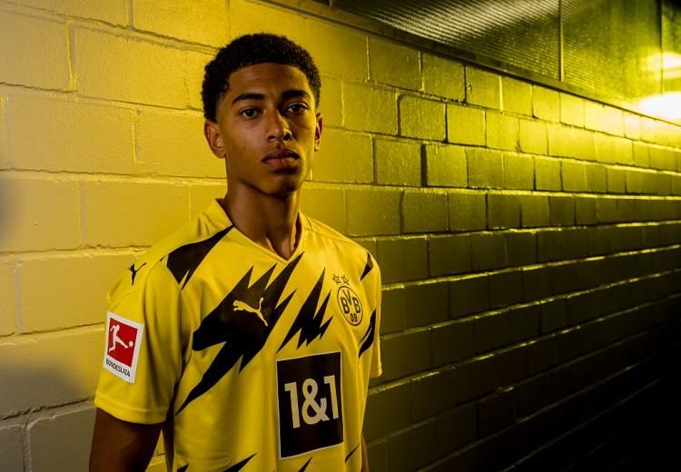 中超赛程更新：关注榜首之争,（中超最新赛程：直击榜首争夺战）