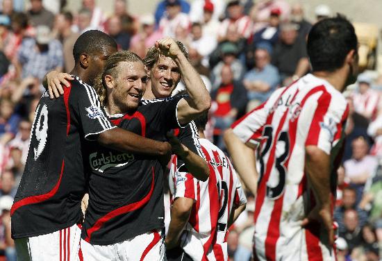 美职联战报：怀特双响，温哥华白浪3-1圣地亚哥晋级总决赛（美职联速递：怀特梅开二度，温哥华白浪3-1力克圣地亚哥挺进总决赛）