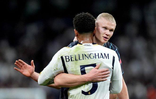 雪飞天逆转绝杀！苏翊鸣卫冕单板滑雪大跳台冠军（苏翊鸣上演雪飞天逆转绝杀，成功卫冕单板滑雪大跳台冠军）