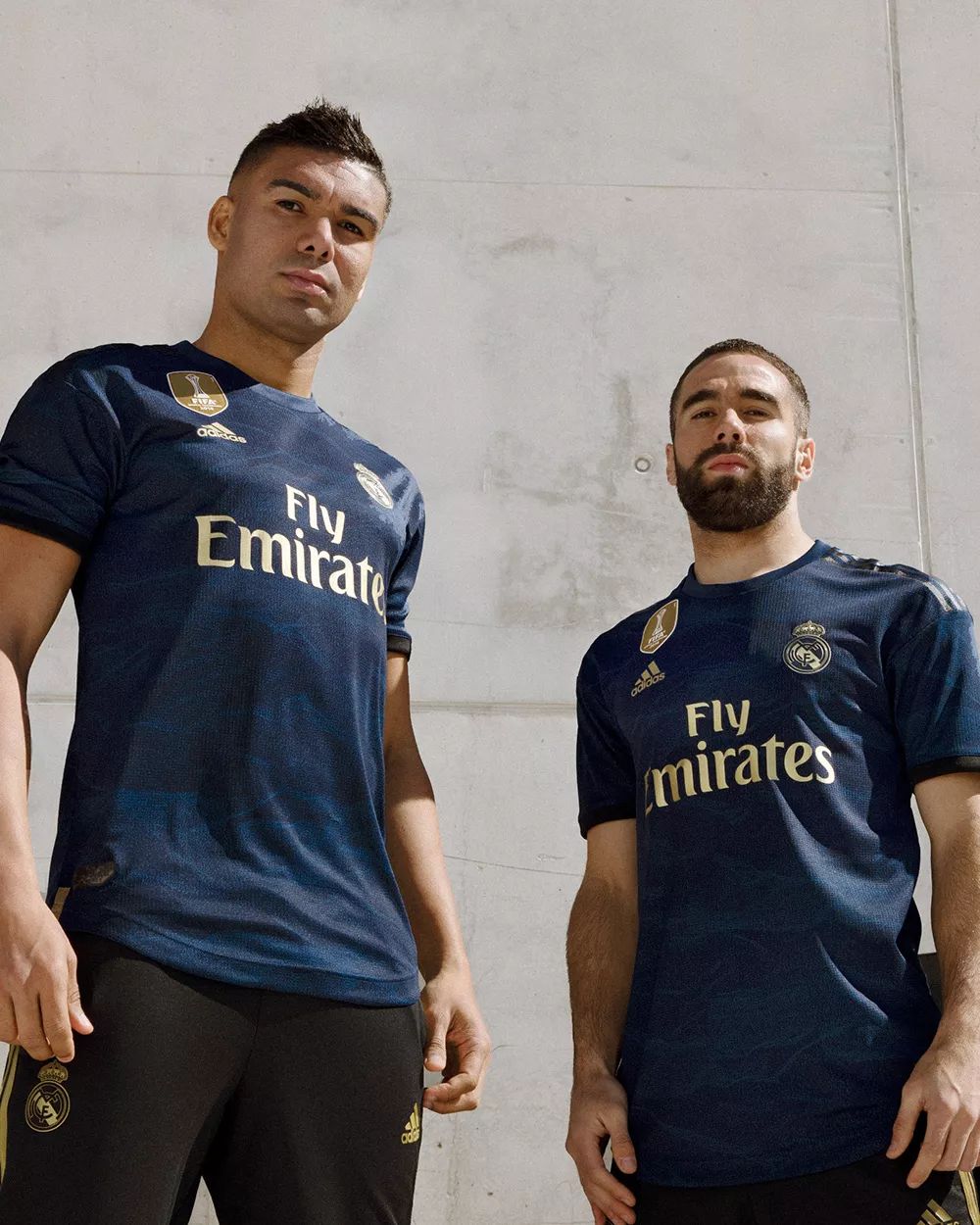 乒乓球混合团体世界杯：中国队六连胜领跑积分榜（乒乓球混合团体世界杯：中国队豪取六连胜登顶积分榜）