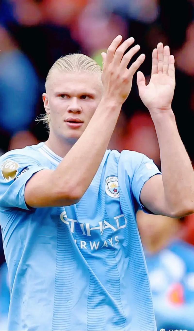 拜仁连续大胜状态恐怖（拜仁火力全开，连场横扫展现统治力）