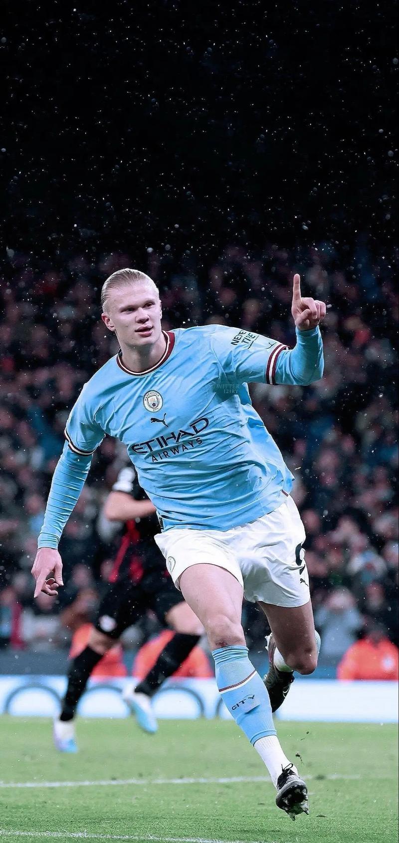 拜仁莱万多夫斯基关键进球锁定胜局（莱万多夫斯基关键破门助拜仁锁定胜利）