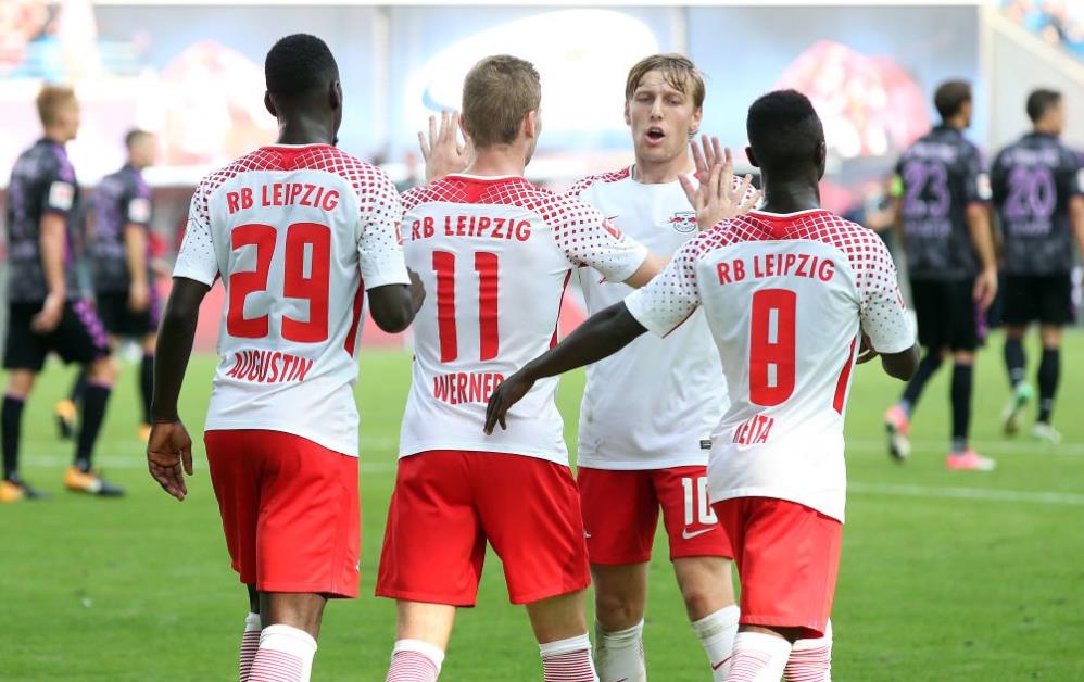 意媒：米兰派球探现场考察亨克18岁前腰卡雷察斯（意媒：米兰球探现场观战亨克18岁前腰卡雷察斯）