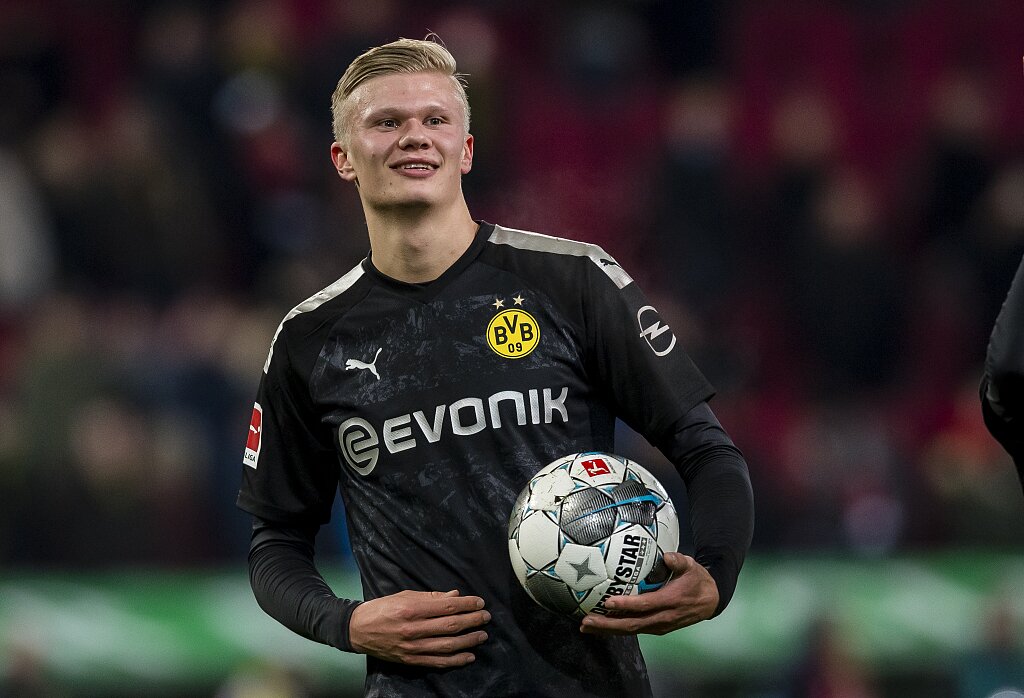 费尔明伤愈复出，巴塞罗那迎战贝蒂斯再添强援（费尔明复出归来，巴萨战贝蒂斯再增战力）