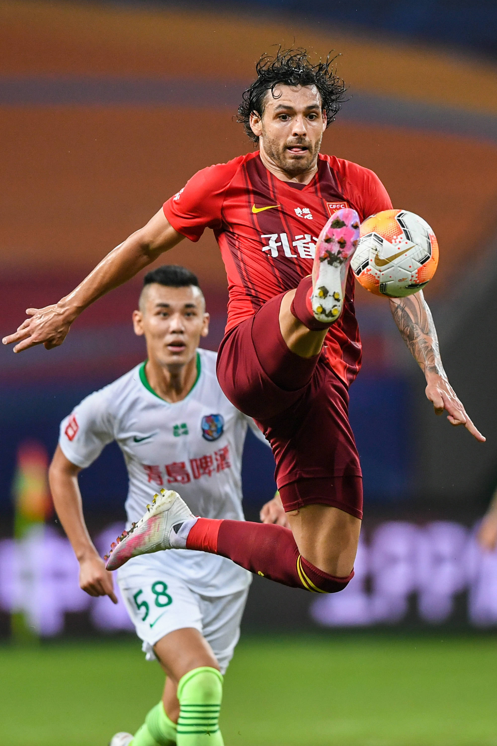 欧冠半场：艾尔尤努西开场70秒闪击，比利亚雷亚尔0-1哥本哈根（欧冠半场：哥本哈根暂1-0领先比利亚雷亚尔，艾尔尤努西开场70秒建功）