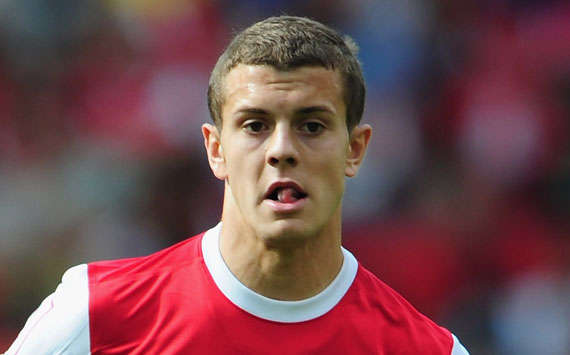 马卡：阿诺德在皇马重现双重性，进攻创造力与防守隐患并存（马卡：阿诺德在皇马攻防两面性凸显，进攻创意十足却埋下防守隐患）