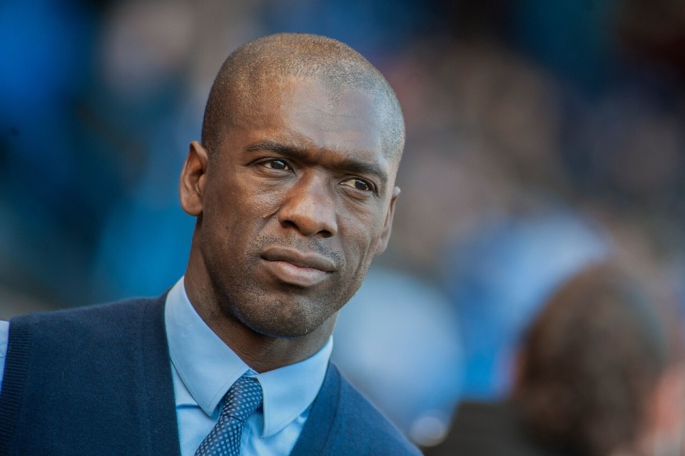 三代校友聚绿茵 上海交大的这一场校友足球赛乐趣多（三代校友齐聚绿茵，上海交大这场足球赛趣味十足）