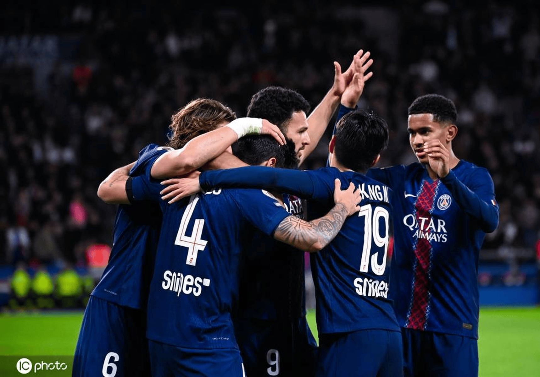 里夫斯：以前我只是双向球员，现在跟詹东相提并论太疯狂了（里夫斯：从双向球员到被与詹东相提并论，太疯狂了）