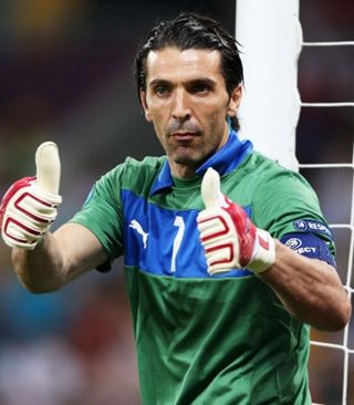 切马：比起布斯克茨，我觉得自己更像罗德里（切马自评：更像罗德里，而非布斯克茨）