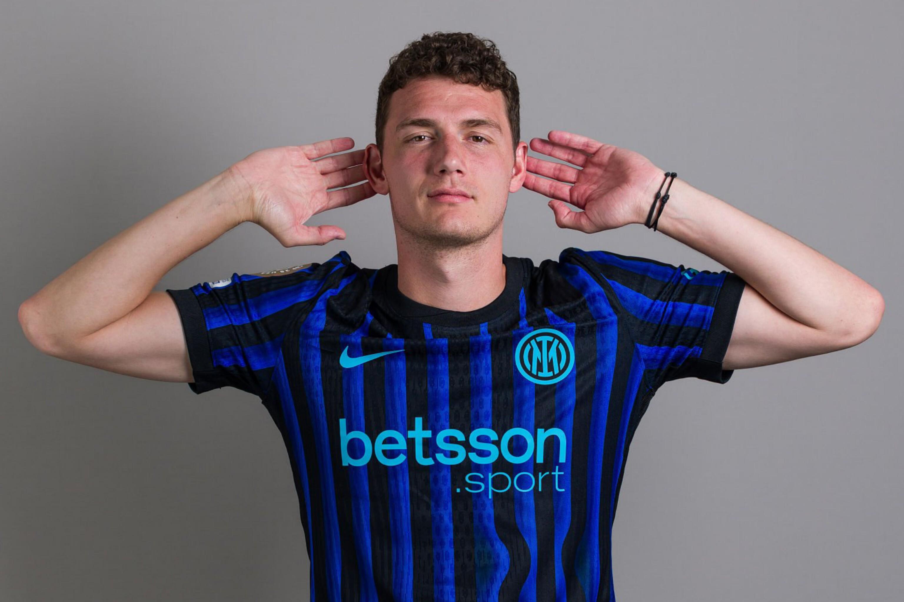 罗马诺：皇马球员们力挺阿隆索，高层愿再给他时间进行打磨（罗马诺：皇马队内力挺阿隆索，高层倾向继续给他时间打磨）