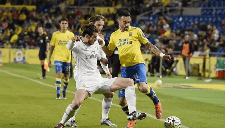 埃迪·豪：托纳利腿部伤势不太严重，今天将评估维萨能否出战（埃迪·豪称托纳利腿伤无大碍，今日将评估维萨能否出场）